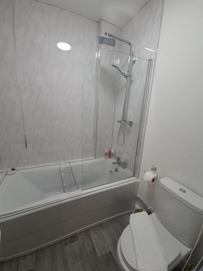 Ocean Pearl - 4 Bedroom House Суонзи Екстериор снимка